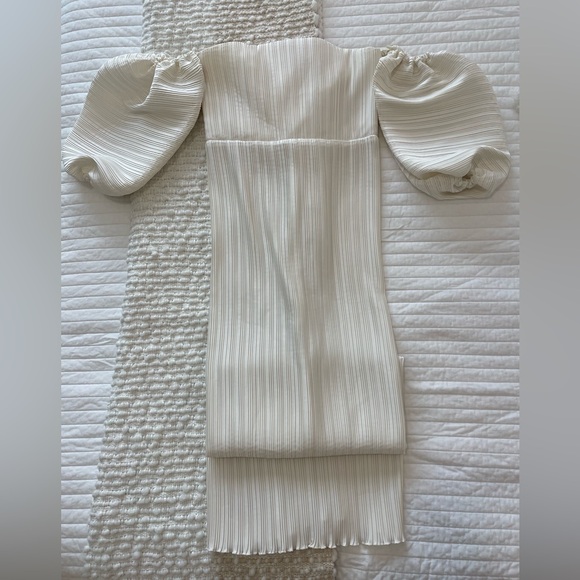 L'Idee Bridal Sirene Puff-Sleeve Gown - Picture 4 of 6